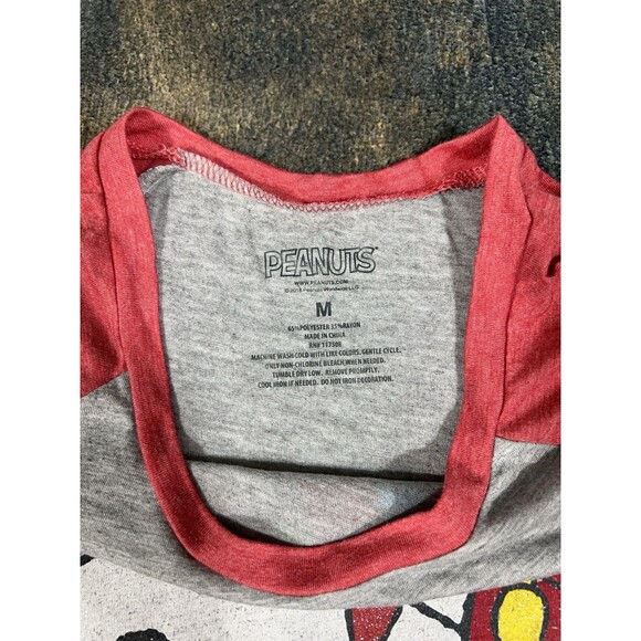 Women’s Peanuts Size Medium 3/4 Sleeve Snoopy Christmas Lights Tee! - Picture 5 of 6